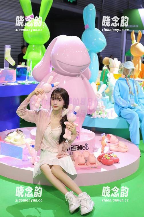 克拉女神 - 观看僮僮的夏日作品，邂逅每一个动人的清晨与黄昏.txt