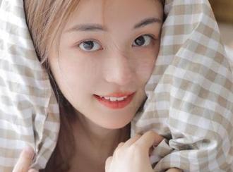 克拉女神 – 妮子的黑色写真，这是高清美图中最动人心弦的瞬间.txt