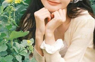 克拉女神 – 感受汤怡无圣光女孩图包中的清丽气质与甜美风情！.txt
