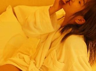 克拉女神 – 打开璇子粉色全套写真图集，感受生活中的小确幸.txt