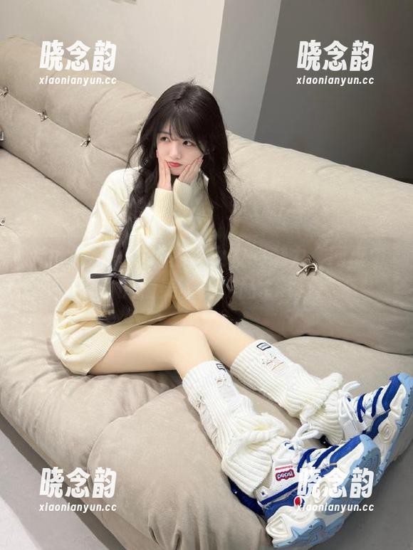 克拉女神 - 发现舒彤女友的魅力：网盘中的精美写真作品.txt