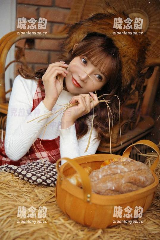 克拉女神 - 芊芊与水手服相遇，定格美图中的青春瞬间.txt