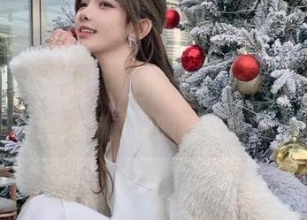 克拉女神 – 高子琁白衬衫私拍资源推荐，穿越时尚与青春的完美结合.txt