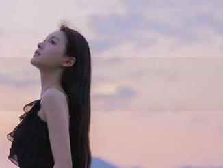兔玩映画私房作品分享：在粉旗袍与黑三本中徜徉，感受柔美与大气的完美交融！.txt