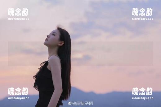 兔玩映画私房作品分享：在粉旗袍与黑三本中徜徉，感受柔美与大气的完美交融！.txt