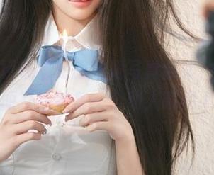 最新兔玩映画制服短裙写真合集，青春与美丽交织的每一个动人瞬间.txt