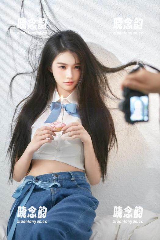 最新兔玩映画制服短裙写真合集，青春与美丽交织的每一个动人瞬间.txt