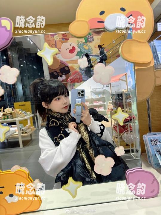 在教室里，六二二同学的写真原图赋予我们新的视角.txt