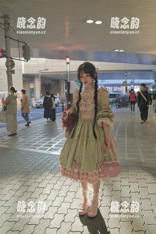南国足艺 - 青青倾情奉献的奶牛写真作品精选，带给你无限的视觉享受与心灵的触动，绝对不容错过！.txt