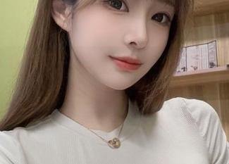 网盘下载：叉子宝宝学姐写真系列，带你感受视觉盛宴.txt