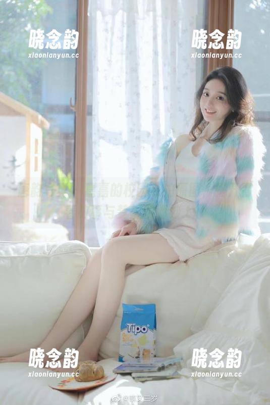 唐韵写真 - 嘉嘉的校园私拍原图，揭开青春故事与梦想的面纱.txt