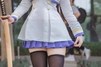 啊日日_Ganlory春日椿的唯美写真，宛如春日里的柔光童话.txt