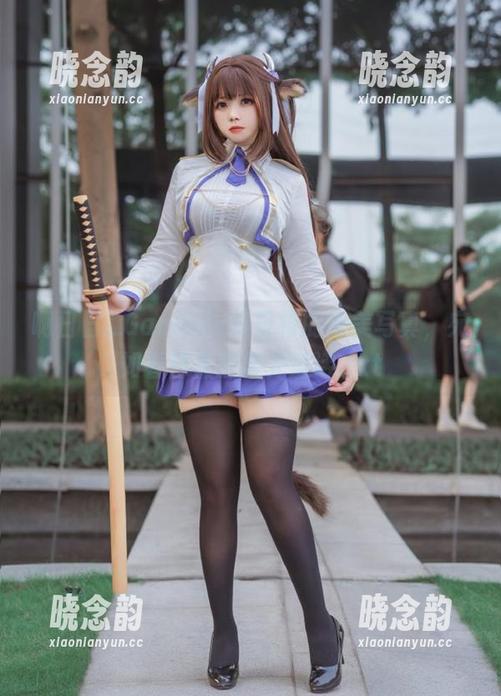 啊日日_Ganlory春日椿的唯美写真，宛如春日里的柔光童话.txt