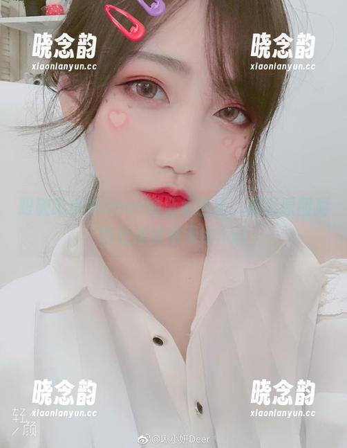 跟随啾小妍Deer的金发芭比，精彩原图更新让你惊艳无比.txt