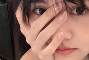 一同观看喵糖映画的雷姆睡衣写真，体验甜蜜与梦幻交织的奇妙时刻.txt