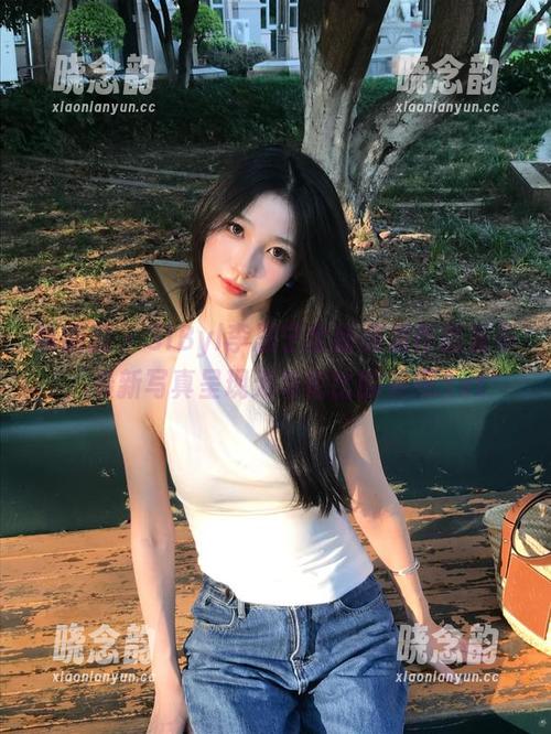 嗲囡囡 - SiByl李思宁全新美足作品发布，最新写真呈现无与伦比的美感.txt