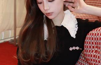 嗲囡囡 – 不容错过的陈雅漫VICKY纯白风格写真，免费套图带你进入纯粹的梦幻世界！.txt