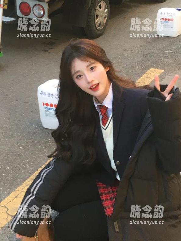 嗲囡囡 - 雅茹老师的美腿图集，免费下载带你领略完美曲线！.txt