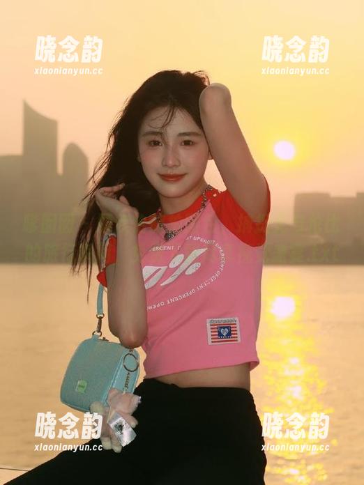 嗲囡囡 - 顾欣怡旅拍图包，捕捉无与伦比的旅行瞬间，免费下载尽享视觉盛宴.txt