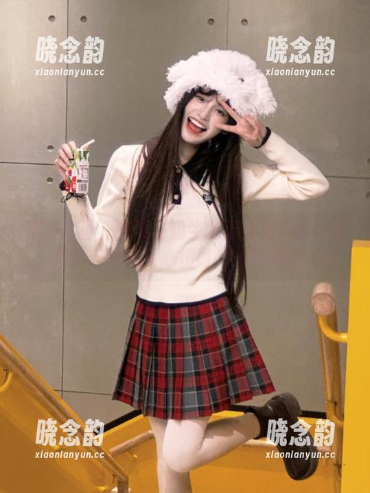 壹吻映画 - 梦梦与奶牛的无圣光写真作品：揭示自然与人心相融的美好瞬间.txt