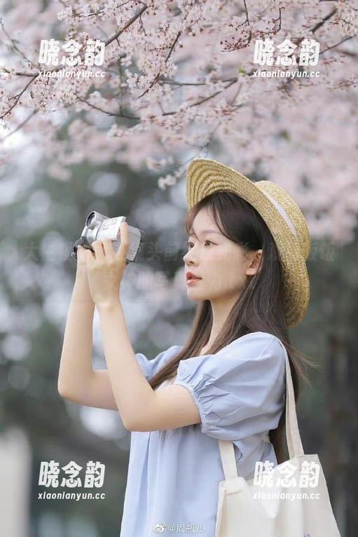 大生模拍 - 在镜头前绽放光彩，观看饭饭女神的写真魅力.txt