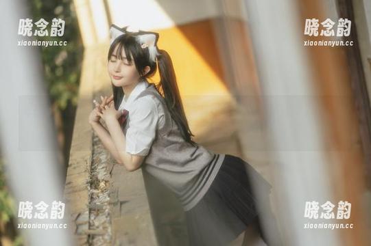 深夜中观看失眠小宁，领略她的秘书风采，感受那些令人心动的图片为你带来的无限遐想。.txt