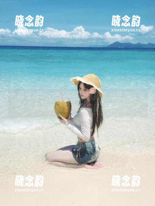 头条女神 - 与众不同的选择：周思超天台写真中的另类图库资源.txt