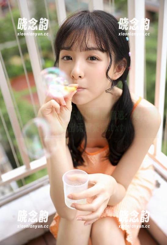 头条女神 - 小晴子姐姐美图精选：每一帧都流露出无限柔情.txt