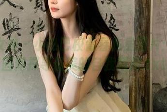 头条女神 – 小热巴校青春私房图片：在校园间探寻最美的自我瞬间.txt
