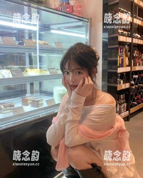头条女神 - 文雪教室写真大揭秘：如何提升分享技巧与摄影实力！.txt