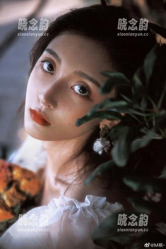 头条女神 - 筱溪浴缸全套作品呈现：每张图片都描绘了一段水乡故事.txt