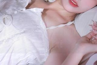 头条女神 – 私拍美纳子：水手服下展现的不仅是风格，还有她独特的个性与魅力图片。.txt
