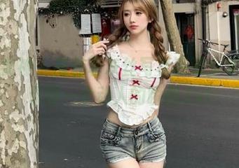 头条女神 – 高韩菲灰丝写真高清分享，记录每一个动人的瞬间.txt