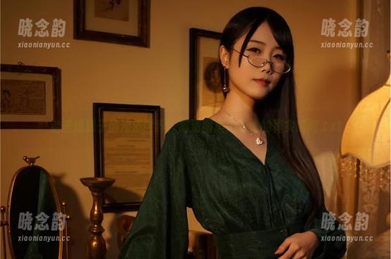 走进嫣嫣子的浊流世界，高清图集记录她的真实瞬间.txt