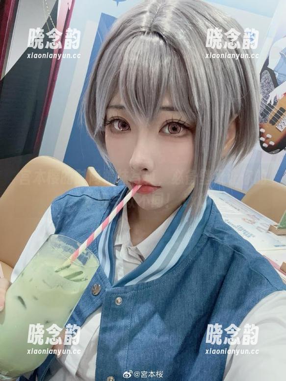 宫本樱的时尚棉袜写真，必备壁纸让你的手机与众不同！.txt