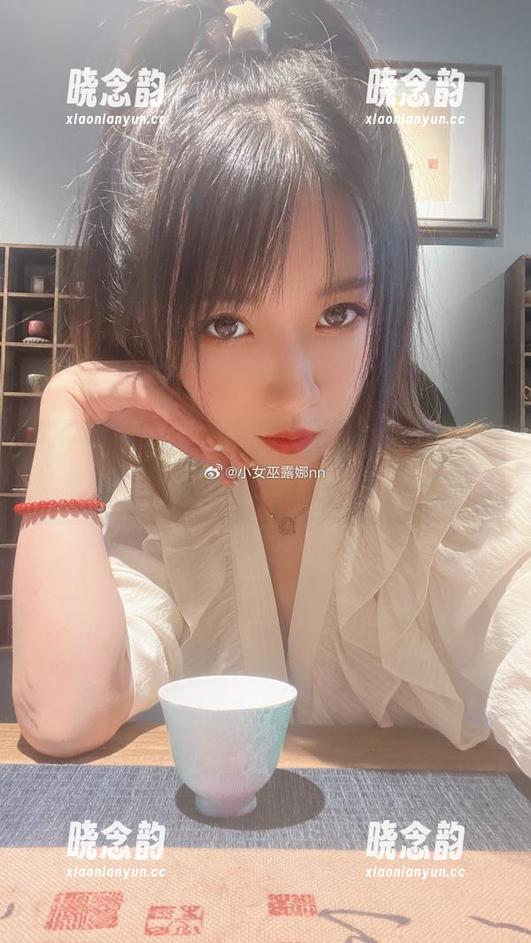 小女巫露娜肉丝最新写真合集发布，专属图包全新上线，快来围观！.txt