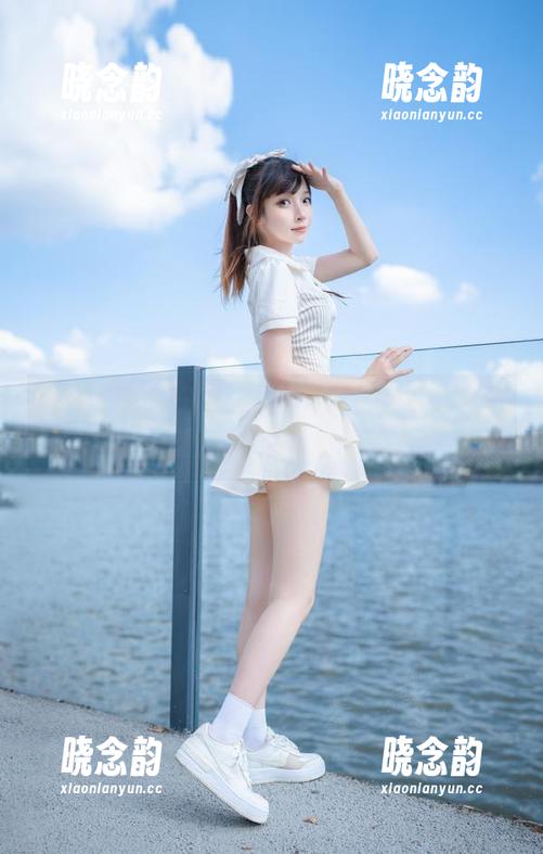探索“少女秩序”的魅力：免费下载白丝连衣裙写真图片，感受青春气息！.txt