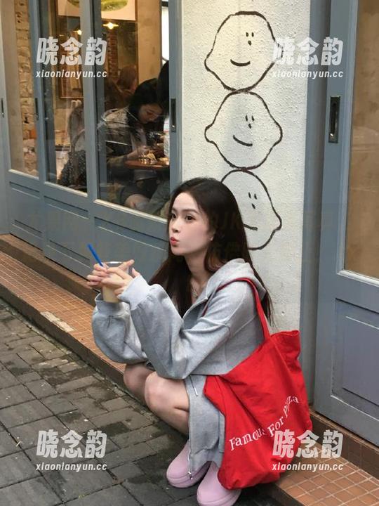 尤果网 - K8傲娇萌萌的JK无圣光写真，记录下那些美好瞬间，仿佛时光静止！.txt