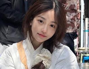 尤果网 – 小琪海边摄影套图分享：每一帧都是海的低语.txt
