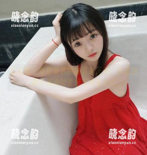 尤果网 - 领略景思晴的艺术天使：作品图集中流淌的梦想与希望.txt