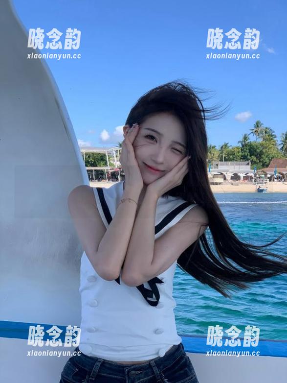 尤果网-杨乔之 尤果网 - 感受青春的气息:杨乔之校服写真套图让你重拾学生时代的纯真.txt