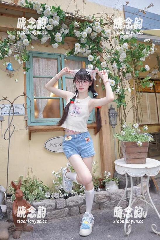 尤果网 - 蒋贝贝最新粉色写真图片，甜美气息扑面而来！.txt