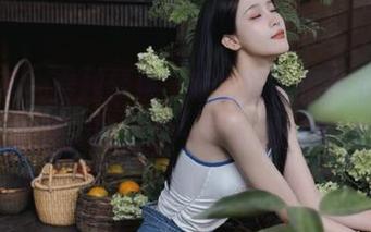 尤果网 – 穿越梦境，靳宝的高清睡衣写真资源，诚邀你一同畅游！.txt