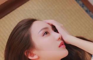 尤蜜荟 – 在线图集：Cris_卓娅祺的可爱瞬间，明明是认真拍照却自带“萌炸”效果，真让人想捏一捏！.txt