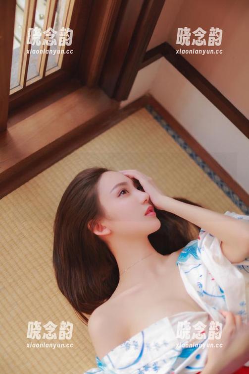 尤蜜荟 - 在线图集：Cris_卓娅祺的可爱瞬间，明明是认真拍照却自带“萌炸”效果，真让人想捏一捏！.txt
