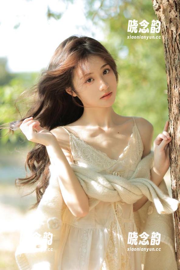 尤蜜荟 - 探索娜娜TINA黑白私拍图集：纯粹影像中的情感与故事.txt