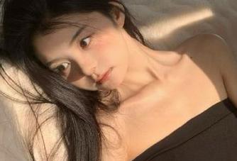 尤蜜荟 – 不容错过的熊小诺私拍比基尼图片，感受阳光、沙滩与清凉的滋味！.txt
