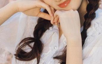 尤蜜荟 – 观看穆菲菲女友的创意图包，解锁隐藏的美丽与个性.txt
