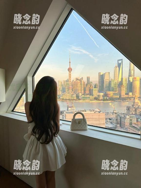 尤蜜荟 - 充满活力与梦想的谭小灵连衣裙写真合集，精彩照片等你查看.txt