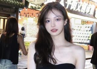 微密圈 – 全新更新：徐绾绾yyyy校园写真套图，感受学子风采的灵动魅力.txt